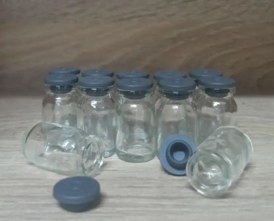 Mini flacons en verre pharmaceutique et médicinale contenants de liquide et poudre de test expérimental fati pack emballage packaging cosmetique maroc