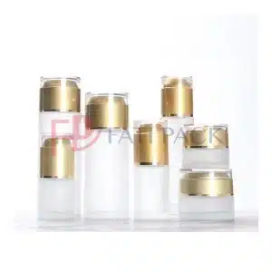 bouteille-en-verre-givre-avec-pompe-doree-pour-un-emballage-raffine-des-produits-cosmetiques-serums-lotions-fonds-de-teint packaging maroc fati pack