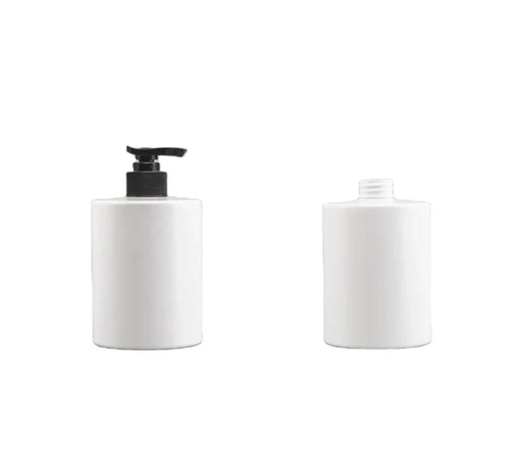 Bouteilles En Plastique Blanc Cosmétiques Avec Bouchons Dispenser Blanc Et Noir