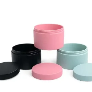 Pot-rond-cosmétique-en-plastique-mat-avec-couvercle-à-vis-–-Rose_-Noir-_-Vert-sauge-emballage-cosmétique-maroc